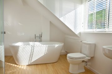 houten vloer in badkamer