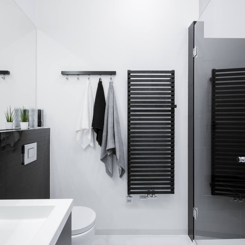 Geniet Van Comfort Met Onze Zwarte Elektrische Badkamer Radiator