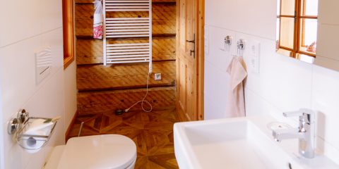 Een-badkamer-zonder-tegels