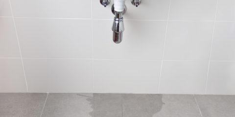 lek in de badkamer